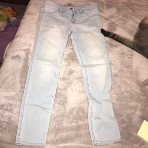 Light blue Hollister Jeggings. Great condition.
